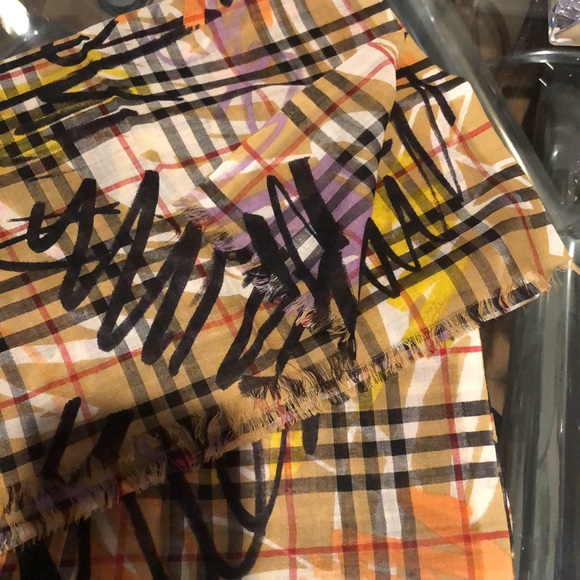 BURBERRY GRAFFITI SCARF - Picture 7 of 9